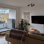 2-Bedroom Central City Apt With Great Airport And Messe Access
