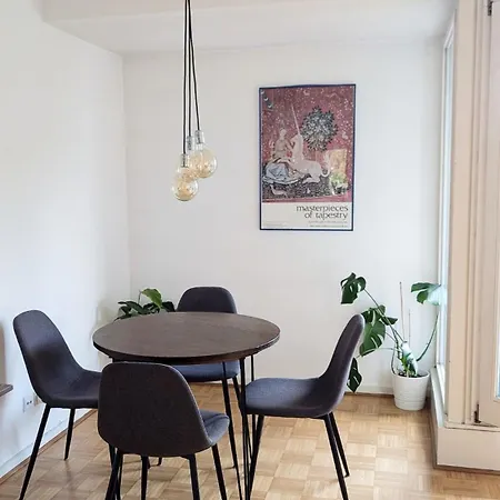 2-bedroom With Great Airport And Messe Access Apartment